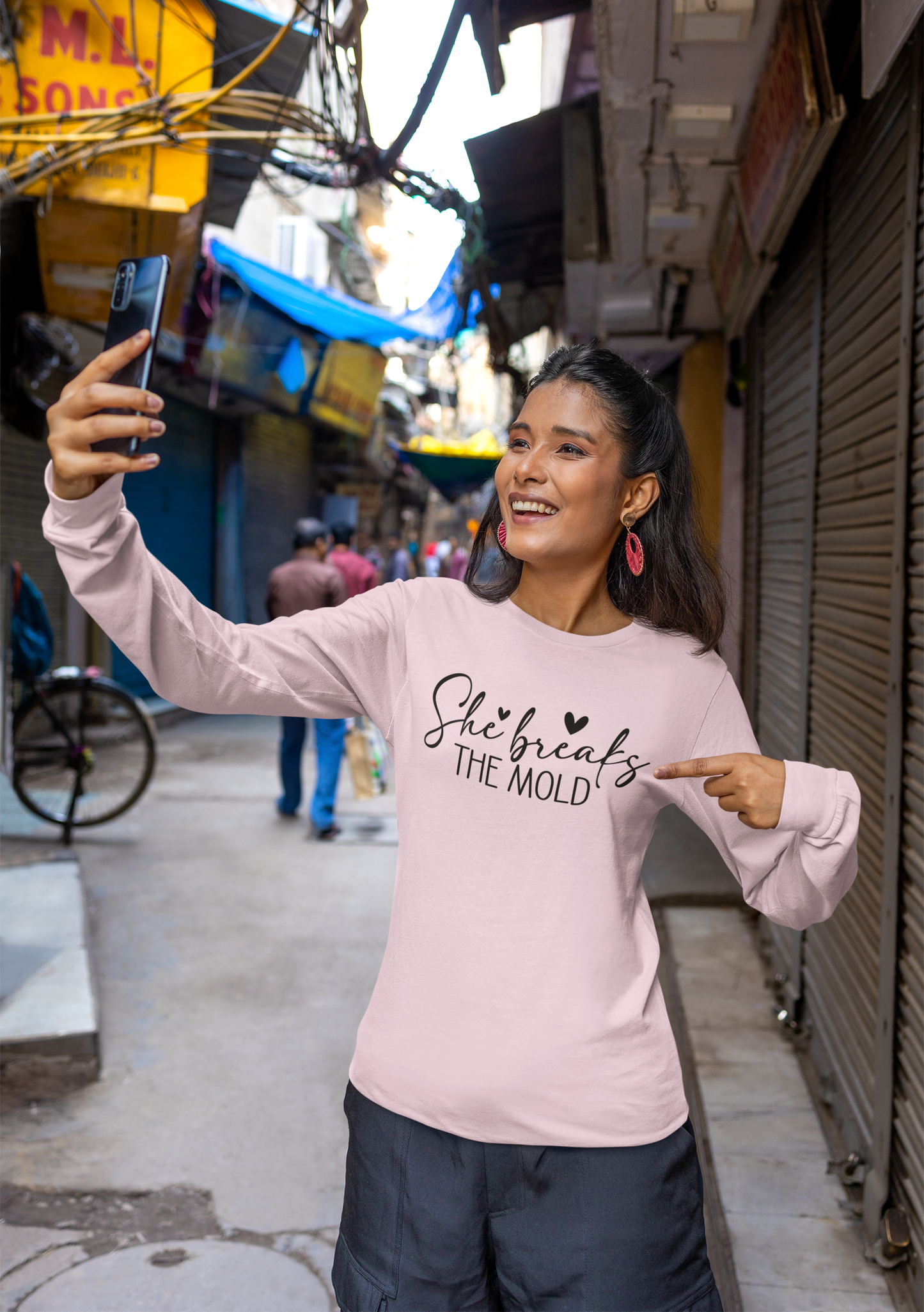 She Breaks The Mold Woman Long Sleeve Tee - ""