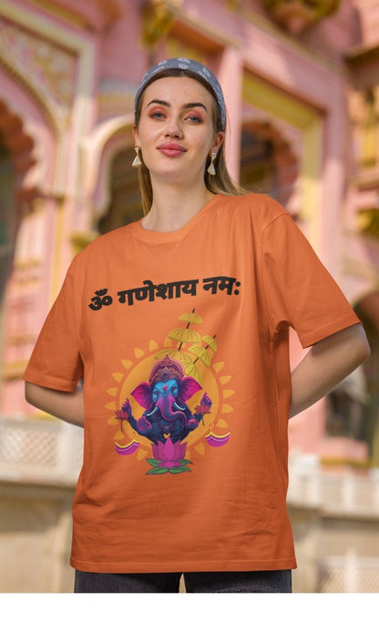 Hindutva : Om Ganeshaya Namaha Sanskrit T-Shirt
